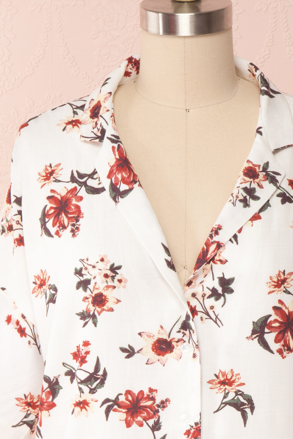 Isaurre White Floral Short Sleeve Blouse | Boutique 1861 front close up