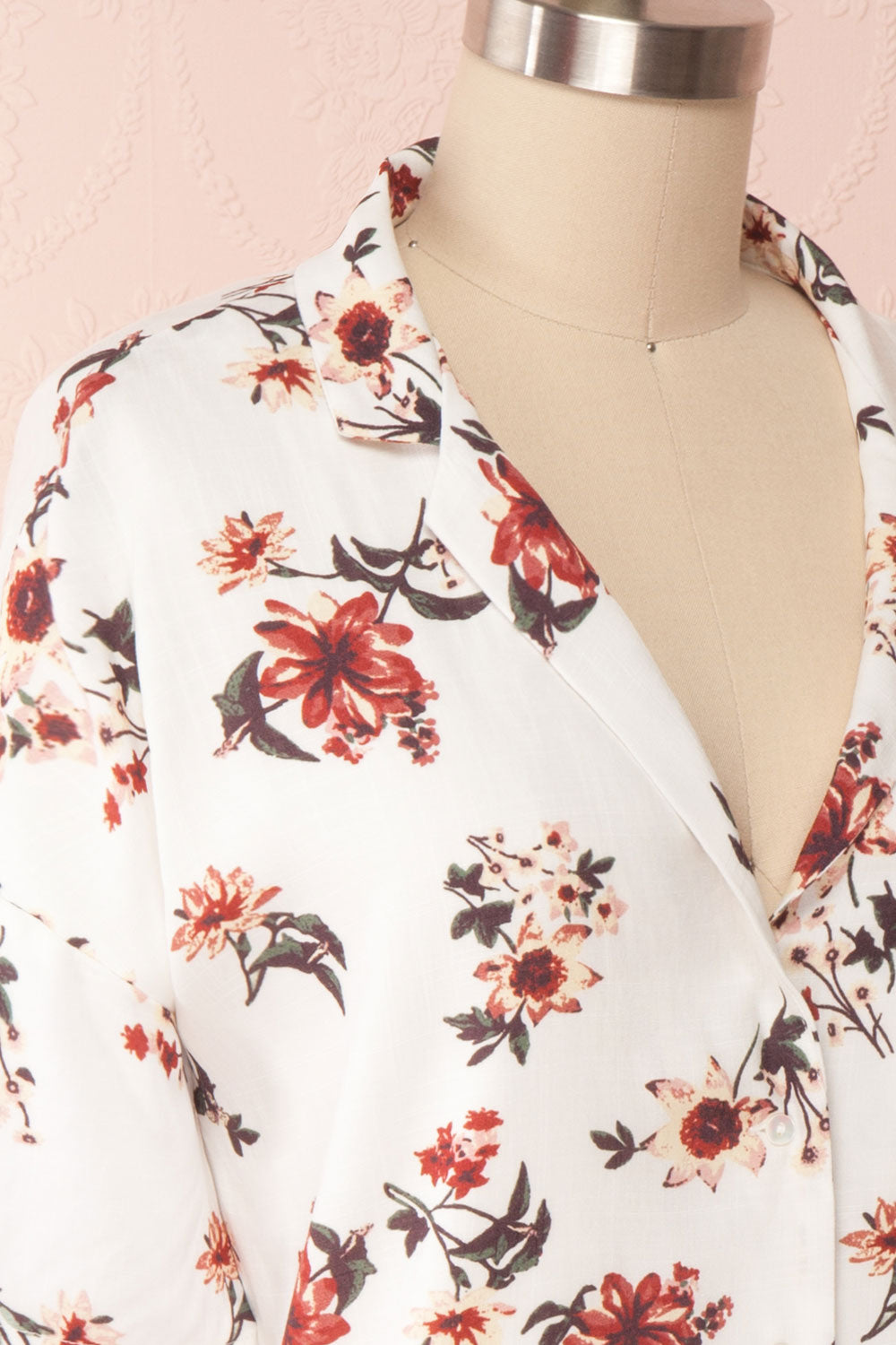 Isaurre White Floral Short Sleeve Blouse | Boutique 1861 side close up