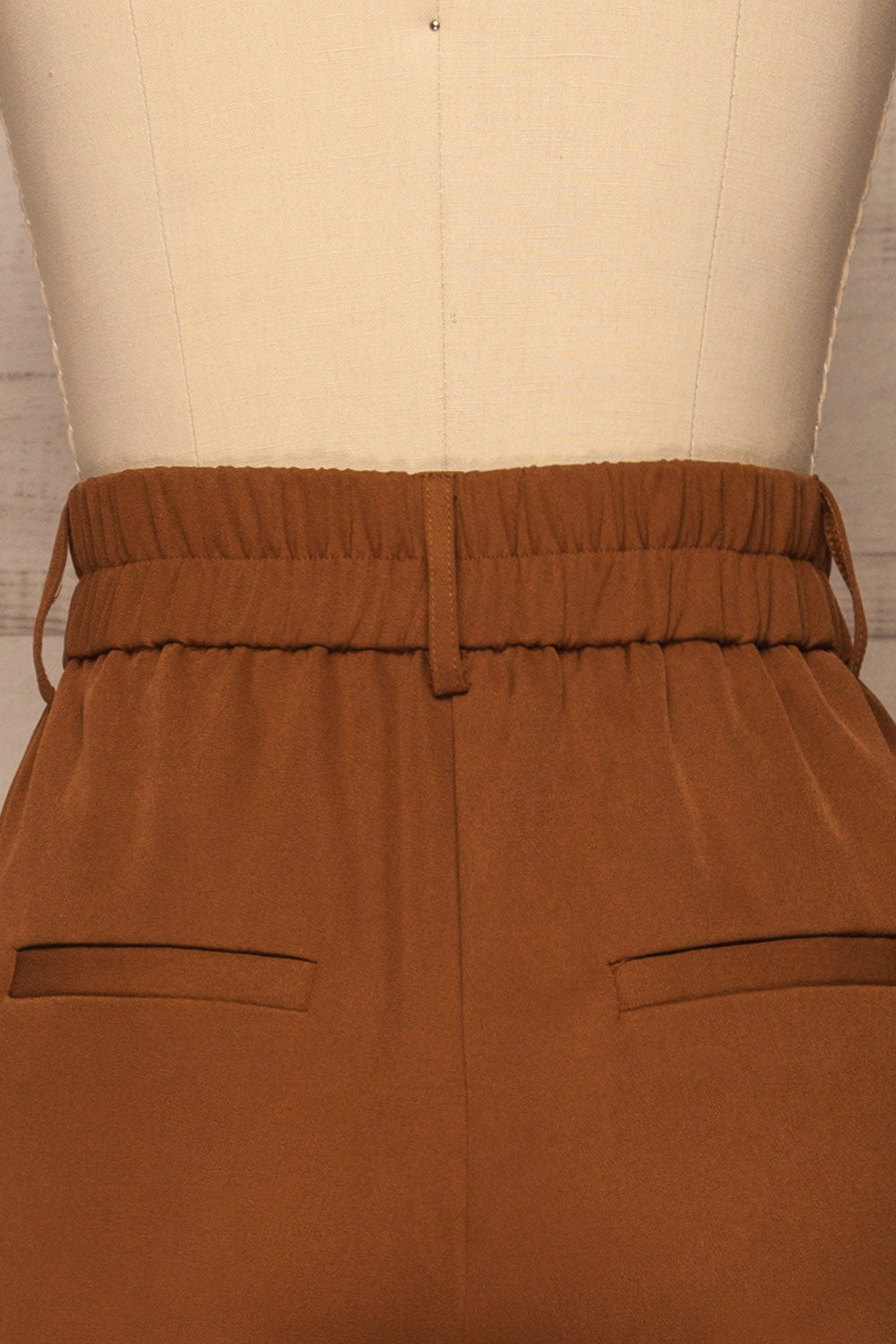 Issie Nutmeg Brown Straight Leg Pants | La petite garçonne back close-up