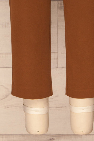 Issie Nutmeg Brown Straight Leg Pants | La petite garçonne bottom close-up