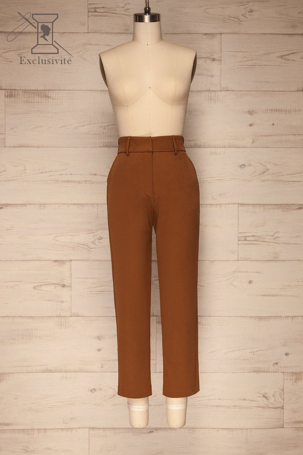 Issie Nutmeg Brown Straight Leg Pants | La petite garçonne front view