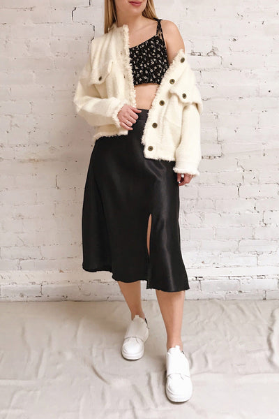Alfonsia Cream White Buttoned Fuzzy Jacket | La petite garçonne model look