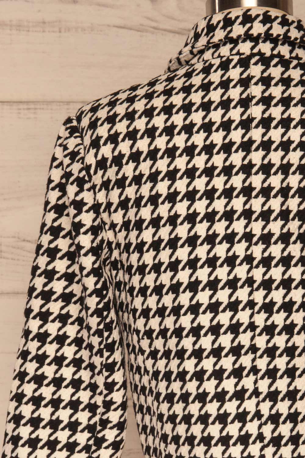 Johnstone Black & White Houndstooth Coat | La petite garçonne back close-up