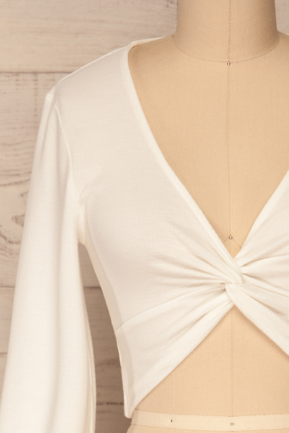 Kastaneai White Crop Top with Front Knot Detail | La Petite Garçonne front close-up