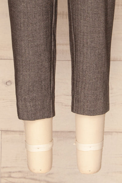Kerames Cropped Grey Drawstring Pants | La petite garçonne legs