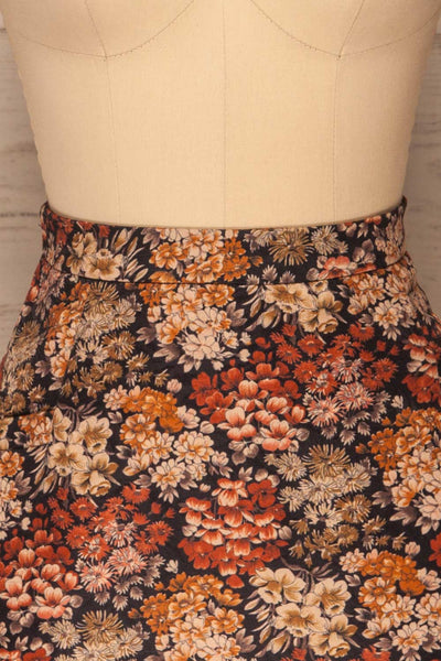 Kharkiv Black Floral Print Short Skirt | La petite garçonne  front close-up