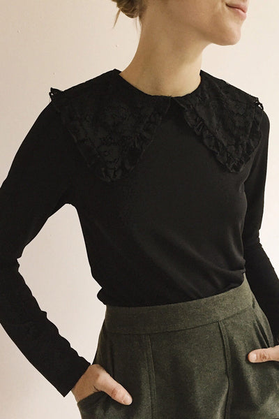 Lakshmi Khaki Felt Skirt | Jupe Courte | La Petite Garçonne model close up