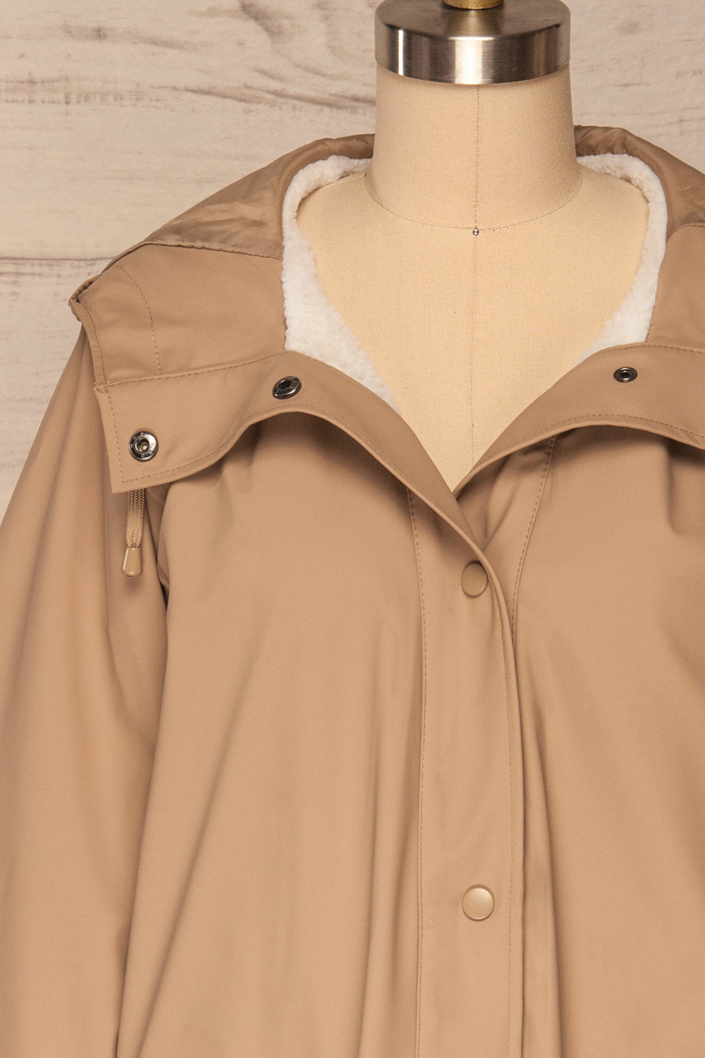 Klodzko Beige Wide Hooded Rain Coat | La petite garçonne front close up open