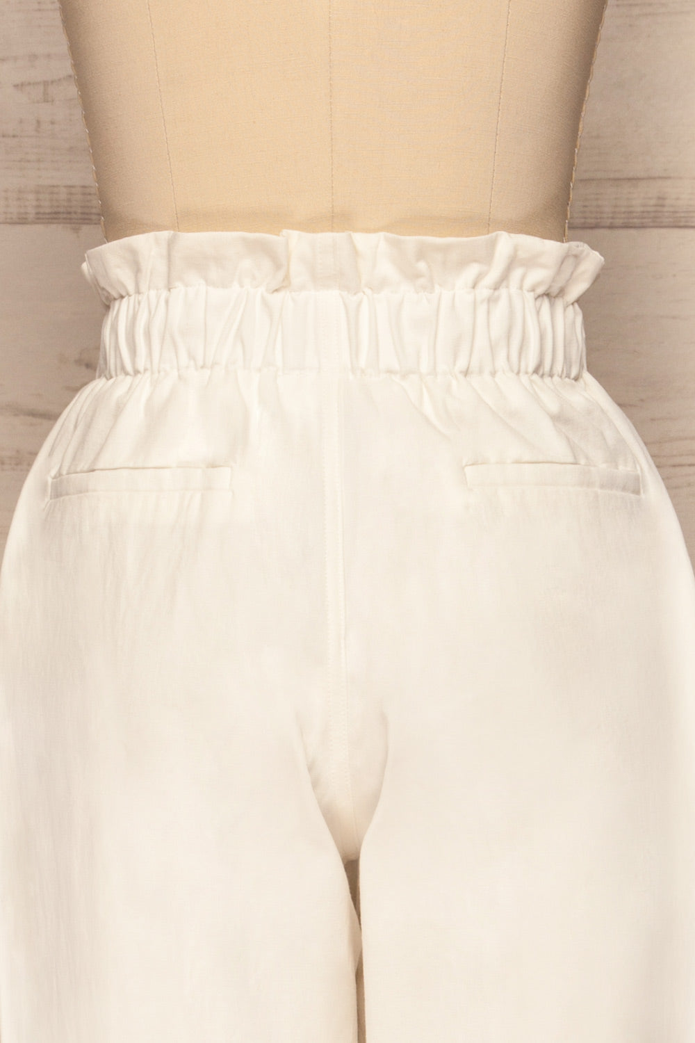 Knyszyn Blanc White High Waist 3/4 Pants back close up | La petite garçonne