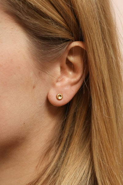 Koppelo Gold Filled Circular Stud Earrings | La Petite Garçonne on model