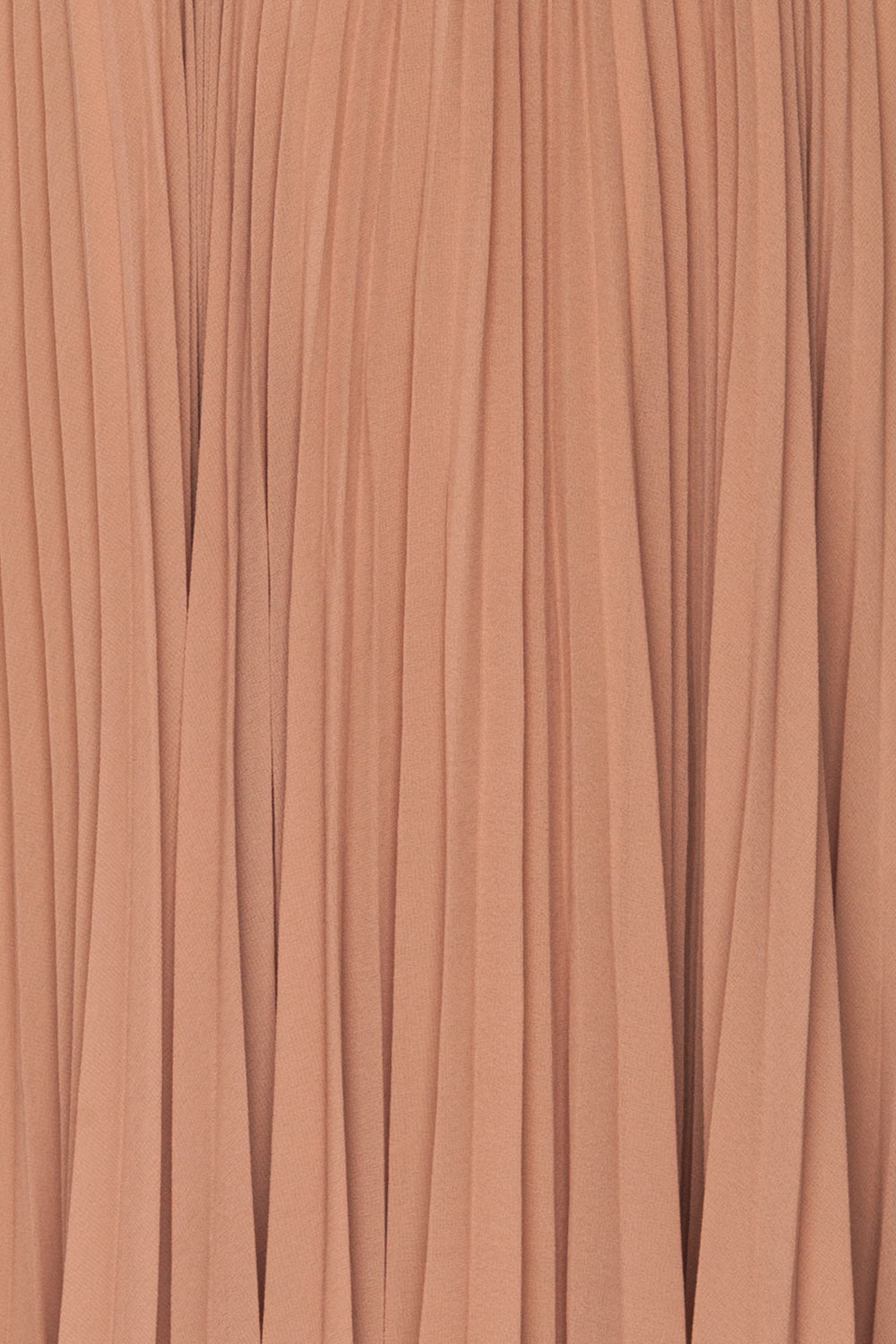 Kornik Sand Beige Pleated Midi Skirt | TEXTURE DETAIL | La Petite Garçonne