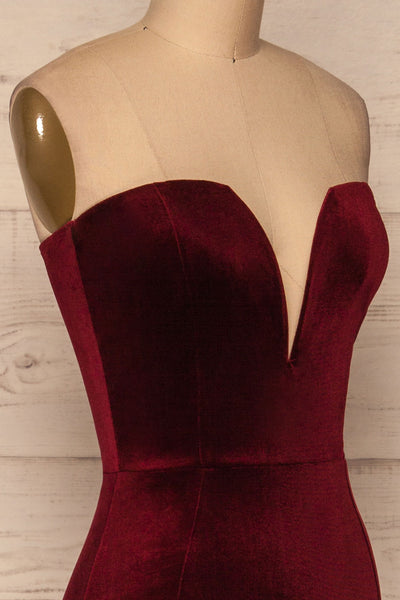 Kubra Burgundy Velvet Maxi Dress | Robe | La Petite Garçonne side close-up
