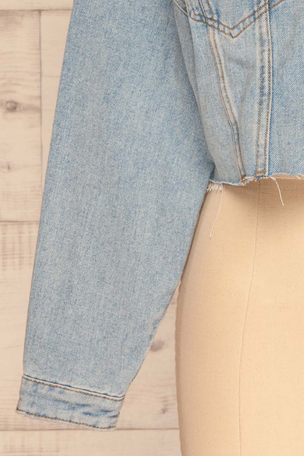 Lariano Crop Jean Jacket | Veston Denim | La Petite Garçonne bottom close-up