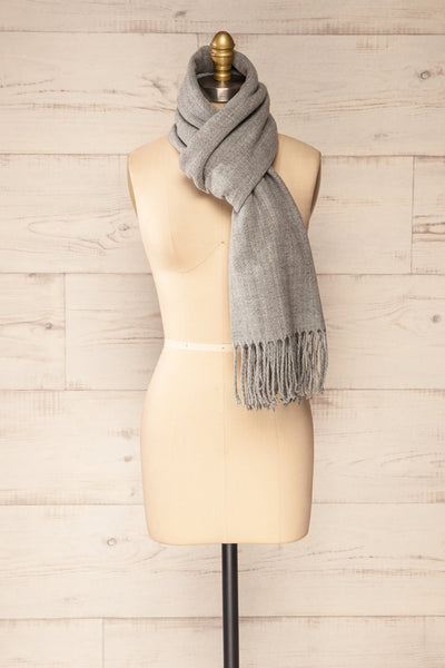 Le Baiser Grey Soft Knitted Scarf | La petite garçonne knot