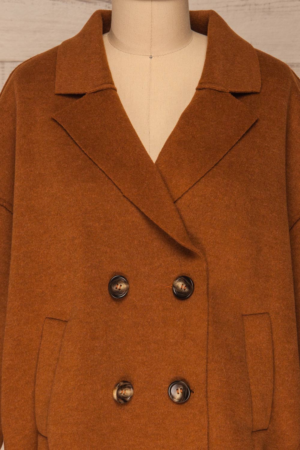 Leszno Camel Buttoned Wool Jacket | La petite garçonne front close-up