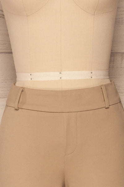 Lieksa Beige Bermuda Shorts w/ Pockets | La petite garçonne front close-up