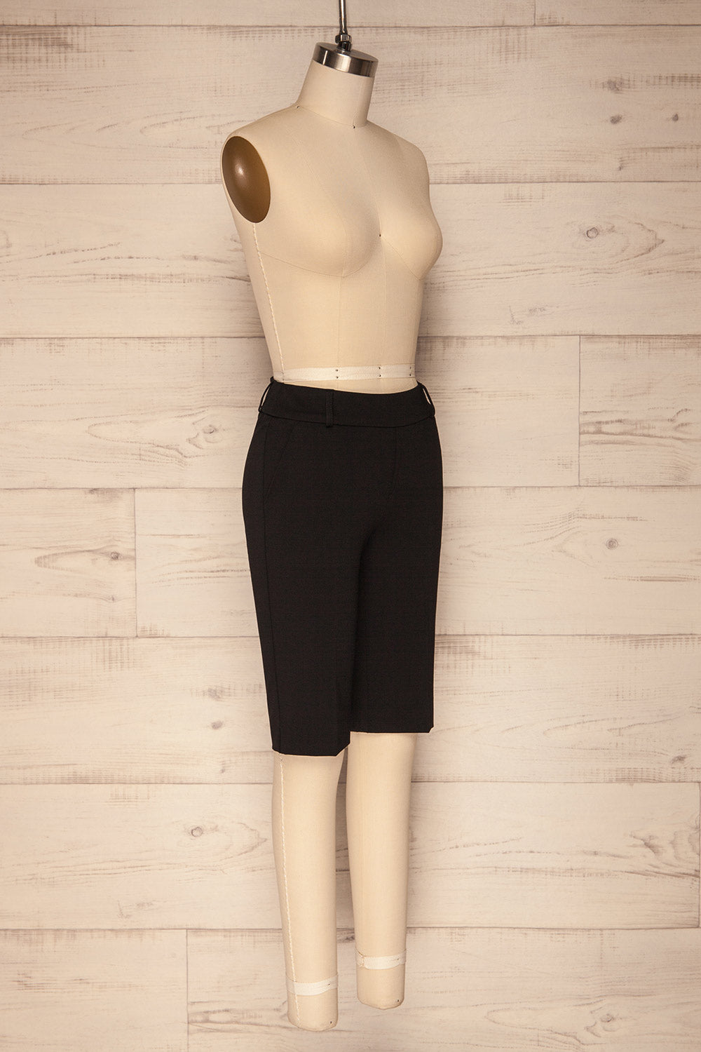 Lieksa Black Bermuda Shorts w/ Pockets | La petite garçonne side view