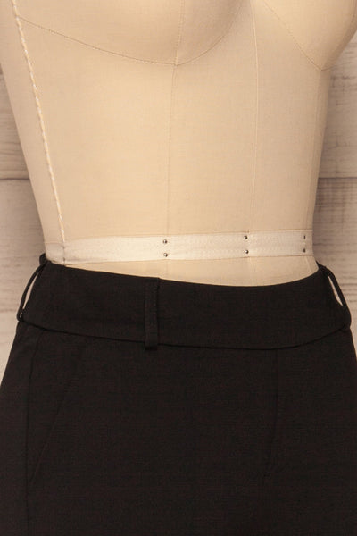 Lieksa Black Bermuda Shorts w/ Pockets | La petite garçonne side close-up