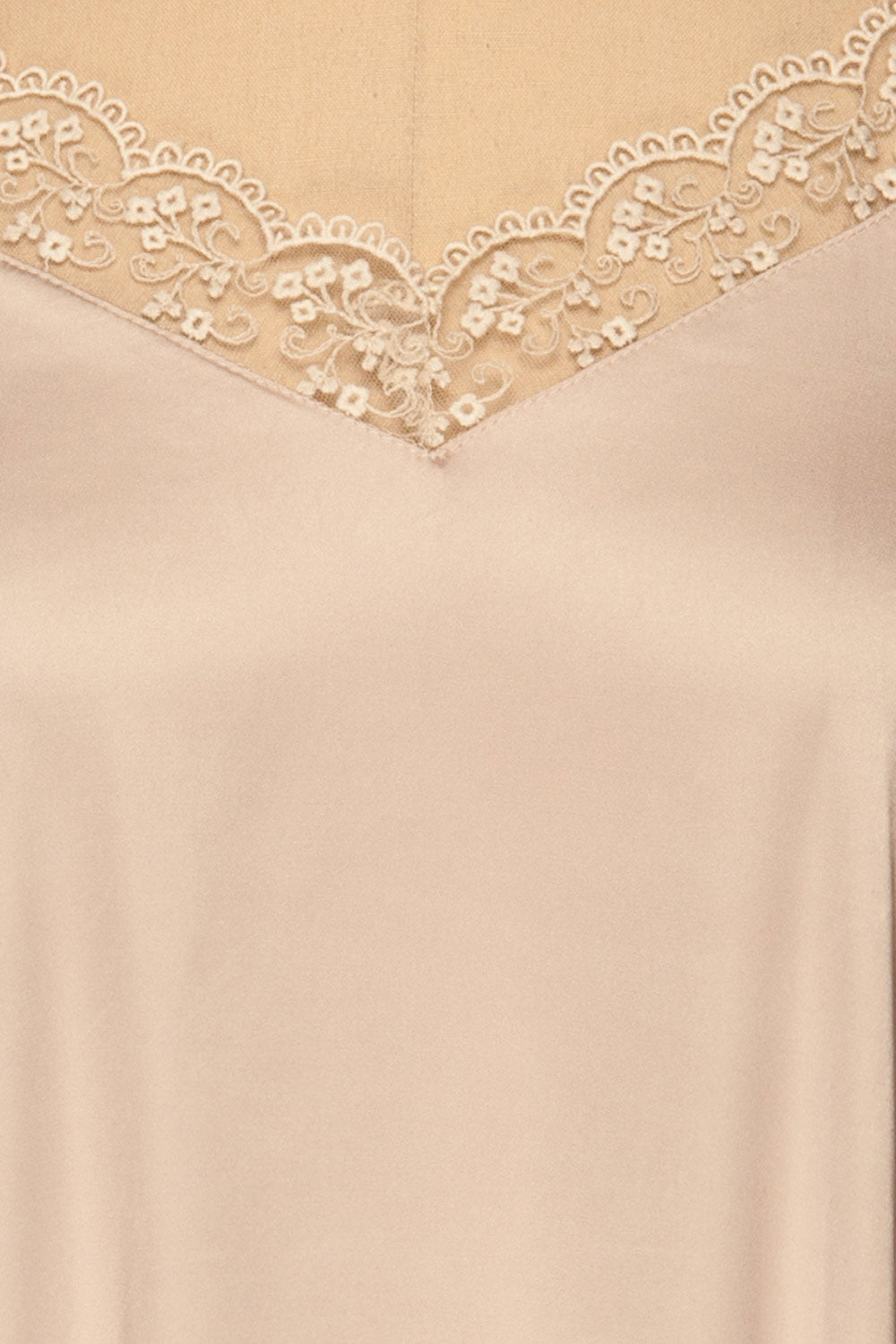 Lierre Champagne Nightie | Nuisette | La Petite Garçonne Chpt. 2 fabric detail 