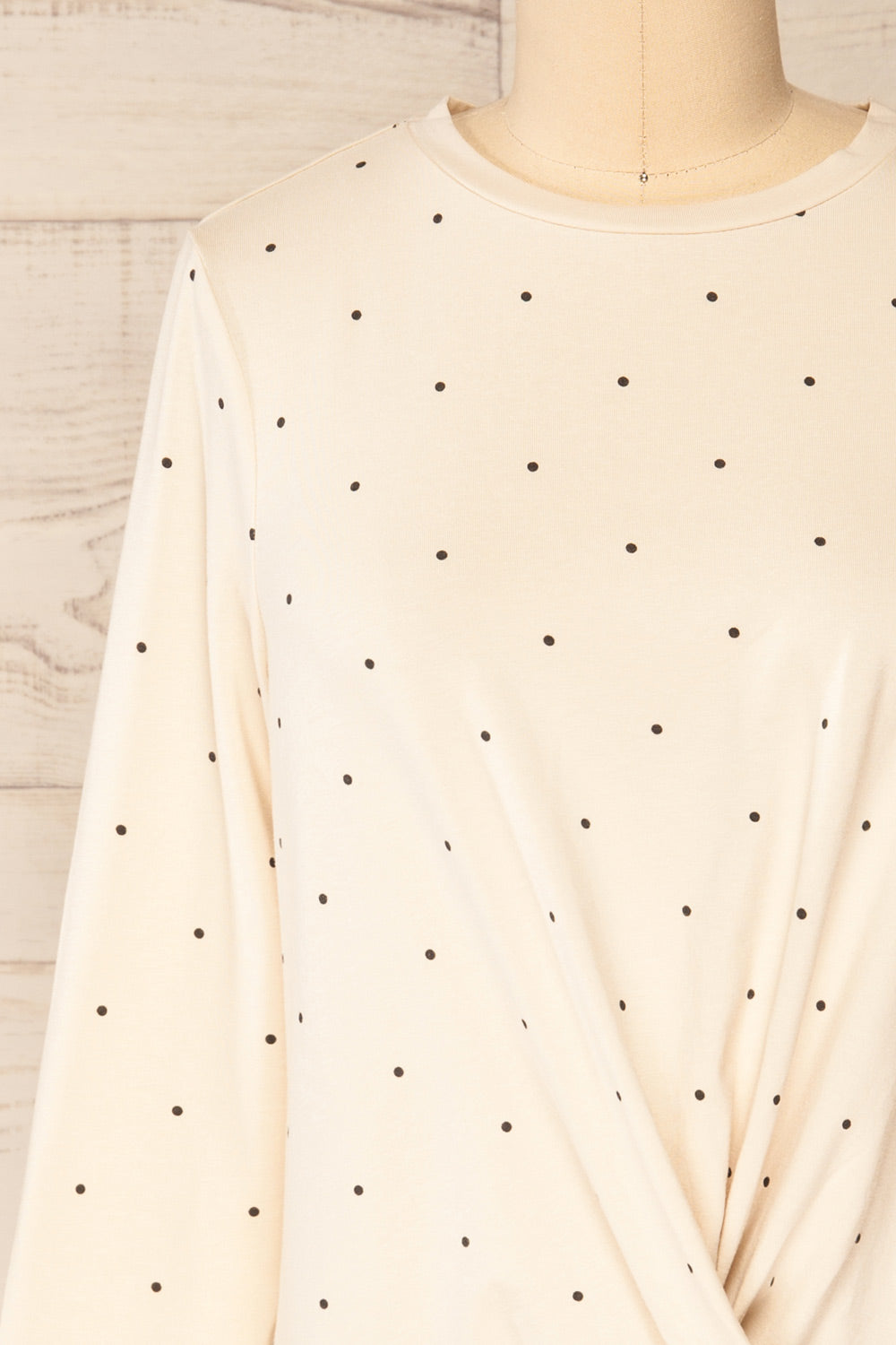 Liski Beige Polka Dot Knotted Top | La petite garçonne front close-up