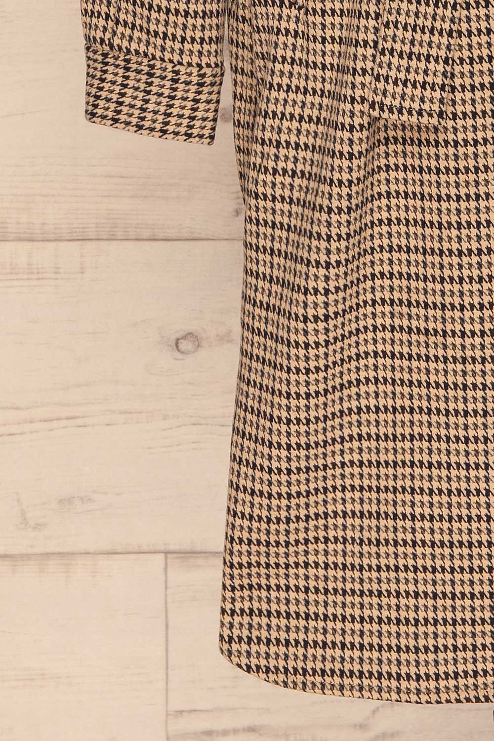 Londres Long Beige Houndstooth Coat | La petite garçonne sleeve