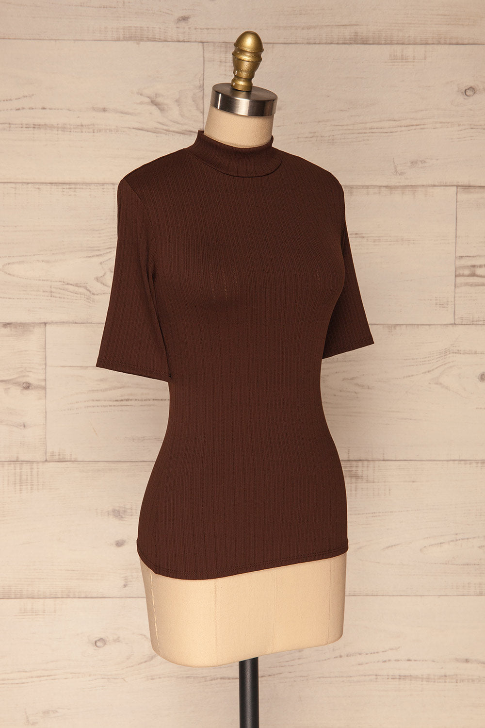 Lupeni Marron Mock Neck Top | Haut Brun side view | La Petite Garçonne