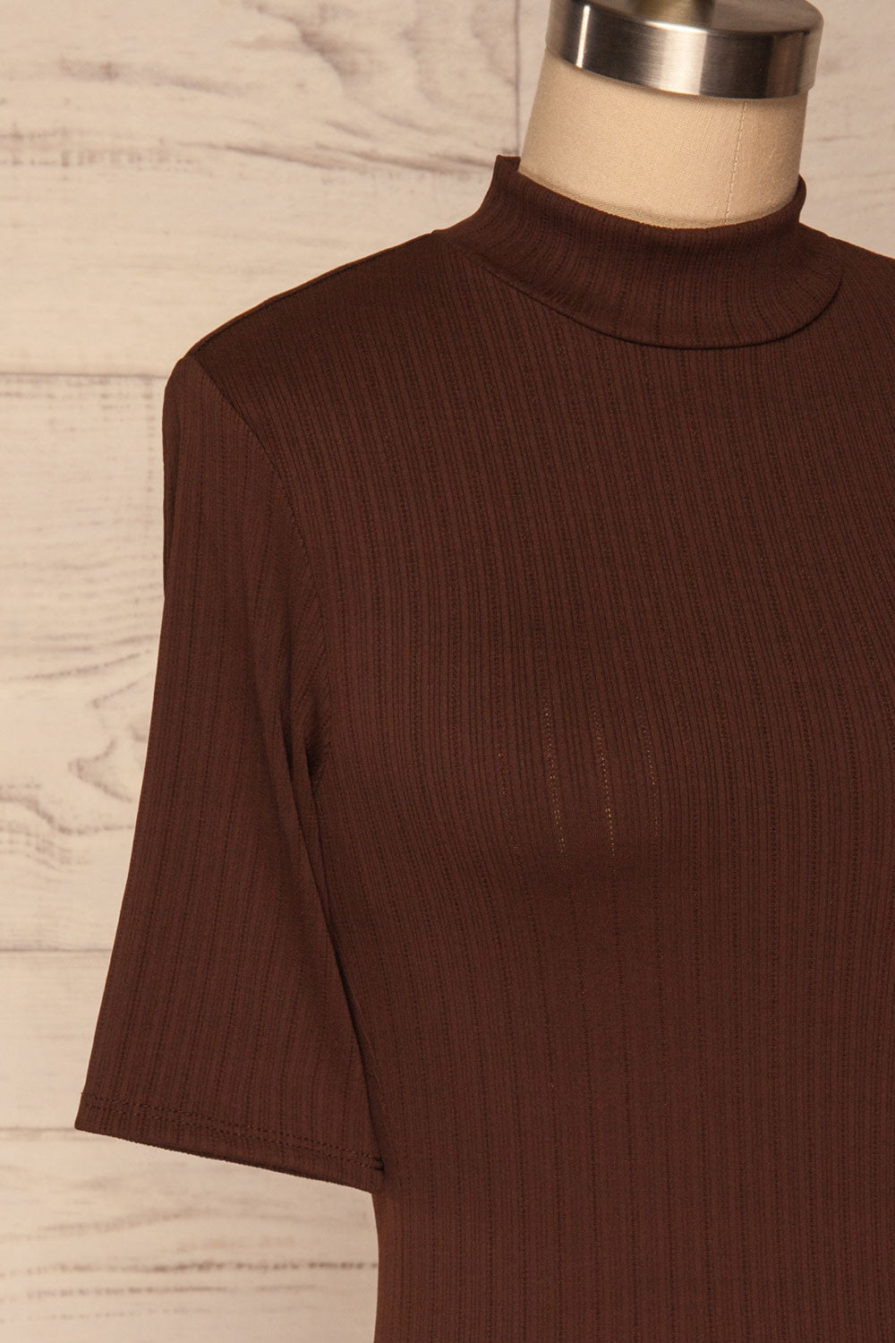 Lupeni Marron Mock Neck Top | Haut Brun side close up | La Petite Garçonne