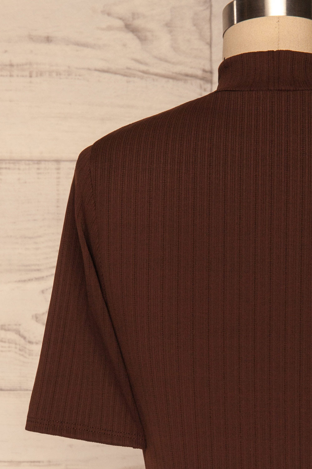 Lupeni Marron Mock Neck Top | Haut Brun back close up | La Petite Garçonne