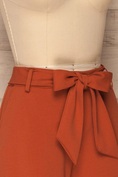 Lysekil Spice Shorts w/ Pockets | La petite garçonne side close-up