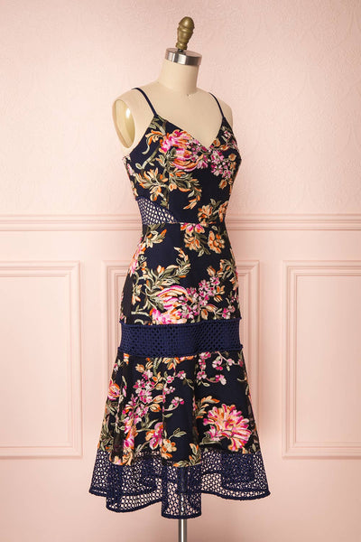 Lyzelle Navy Floral Lace Dress | Robe d'été | Boutique 1861 side view