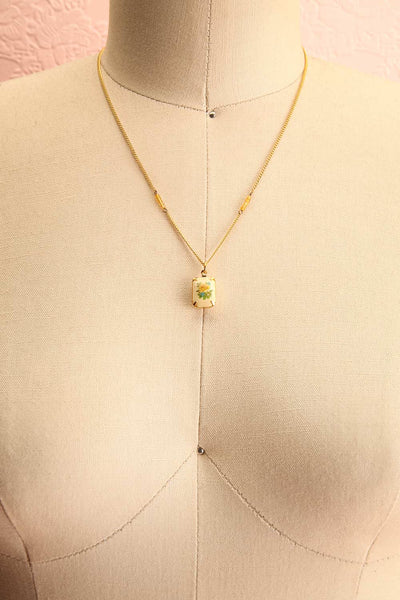 Mae West Jaune Dainty Golden Floral Pendant Necklace | Boutique 1861 3