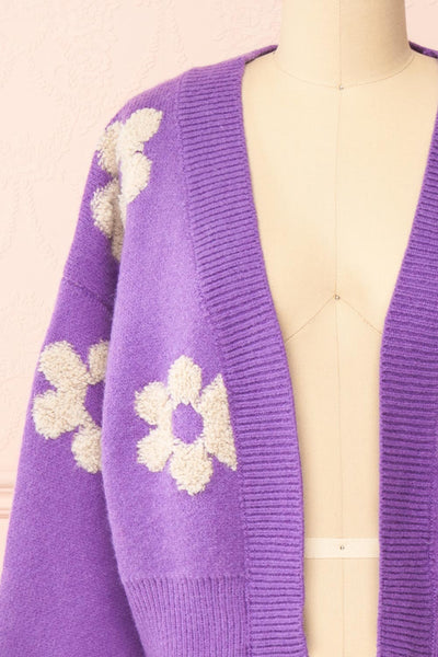 Mairin Knitted Cardigan w/ Flower Embroidery | Boutique 1861 front close-up