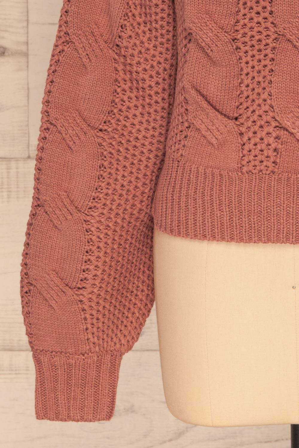 Mazowiecki Pink Cropped Knit Sweater | La petite garçonne bottom 