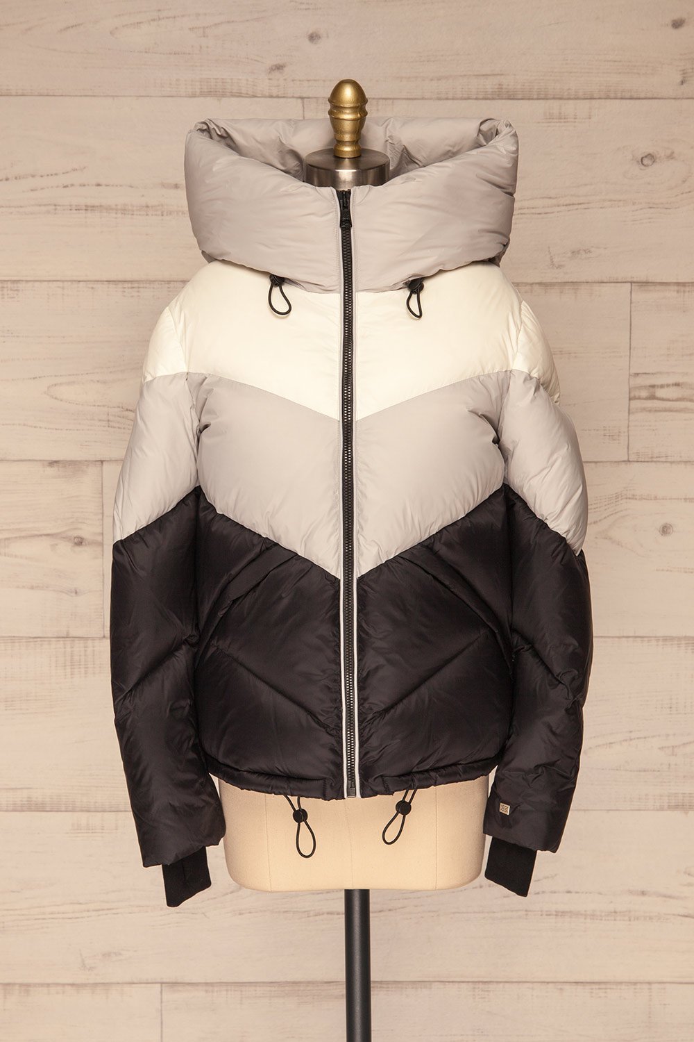 Milvina Black & White Coat | Manteau front view zip up | La Petite Garçonne