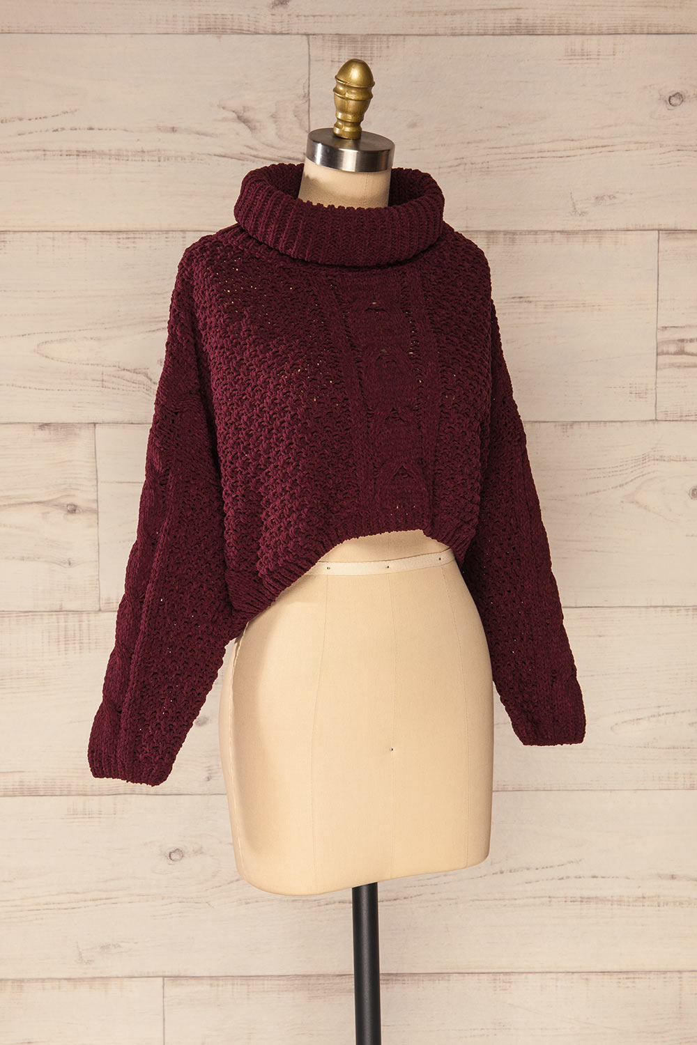 Nakka Burgundy Cropped Knit Sweater | La petite garçonne side view 