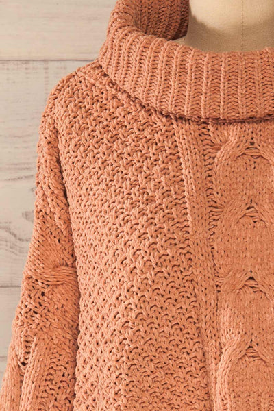 Nakka Pink Cropped Knit Sweater | La petite garçonne front close-up