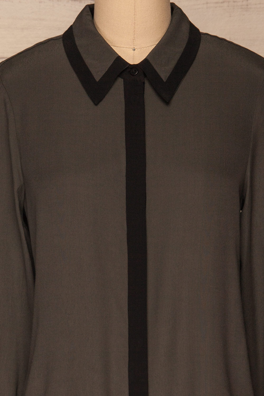 Nataf Dark Grey Blouse | Chemisier | La Petite Garçonne | front close-up