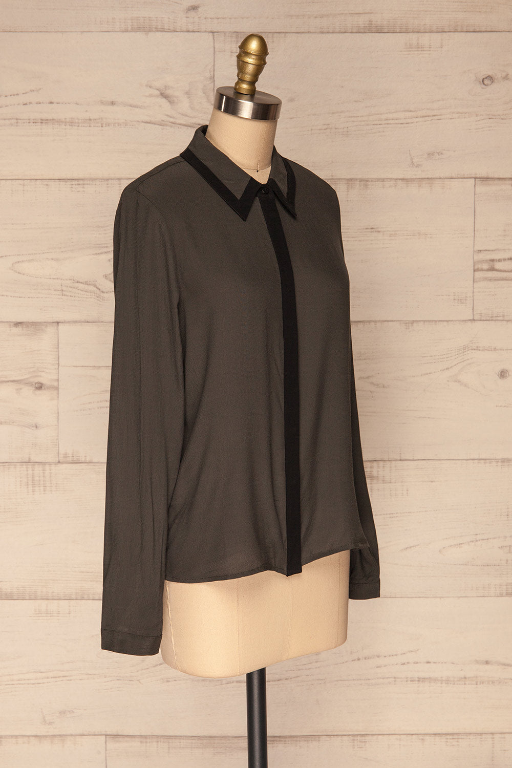 Nataf Dark Grey Blouse | Chemisier | La Petite Garçonne | side view