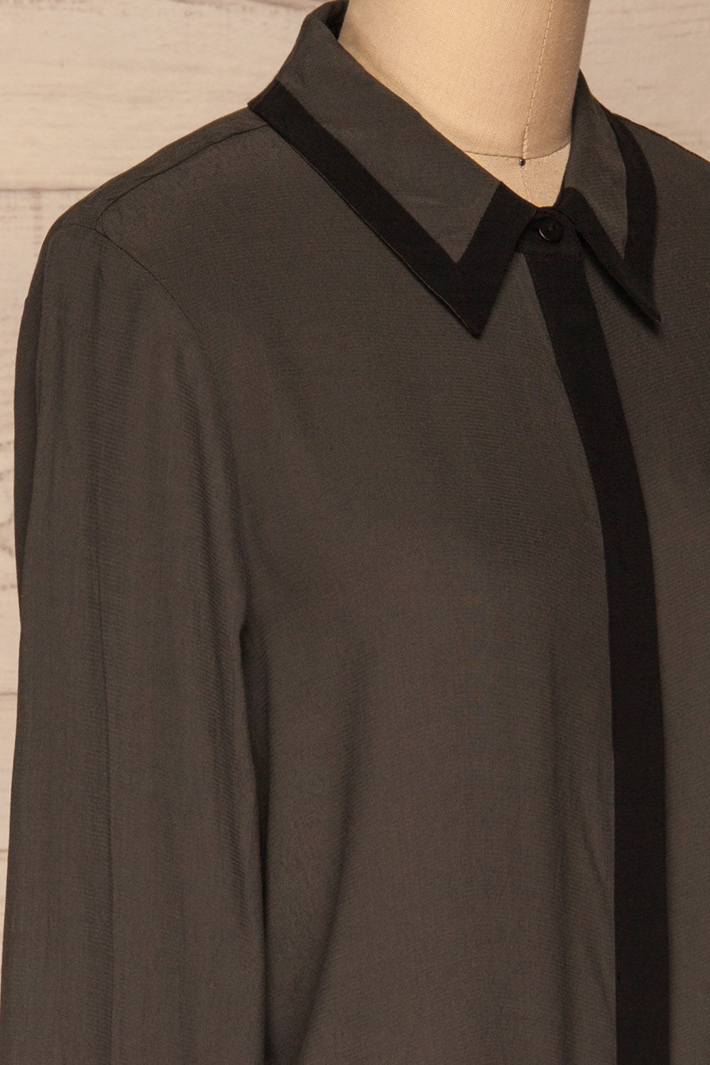 Nataf Dark Grey Blouse | Chemisier | La Petite Garçonne | side close-up