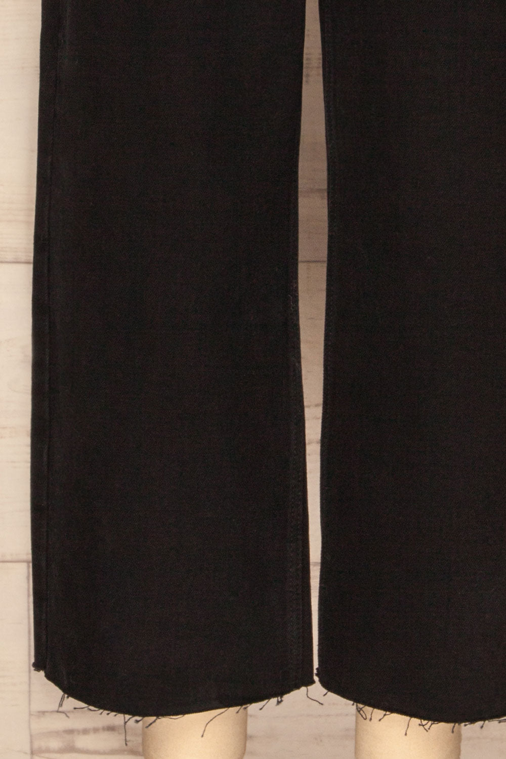 Nikea Black Cropped Wide Leg Jeans | La Petite Garçonne