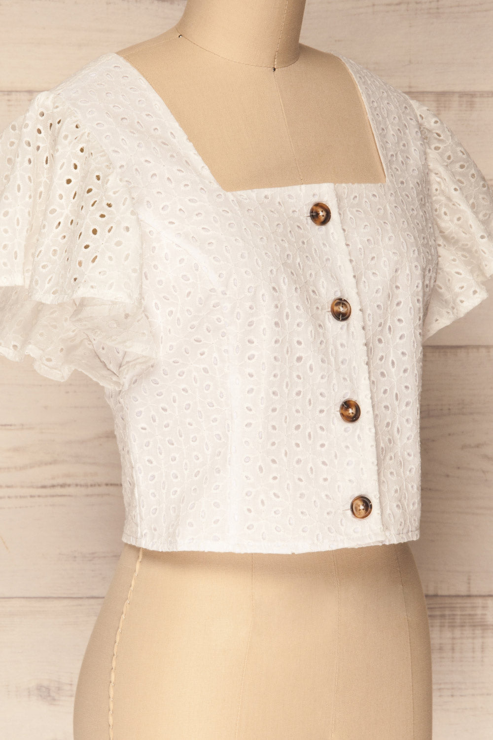 Olhao White Lace Button-Up Crop Top | La Petite Garçonne 4