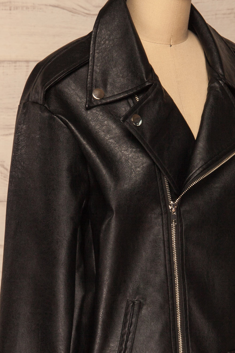 Ostrowiec Black Oversized Motorcycle Jacket | La petite garçonne side close-up