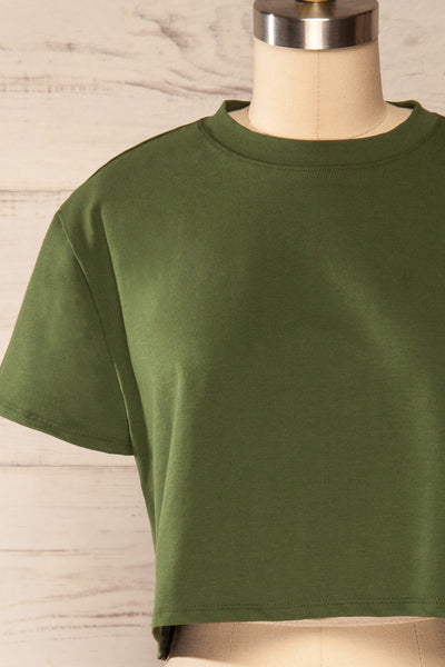 Ovca Green Cropped T-Shirt | La petite garçonne front close up