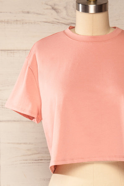 Ovca Pink Cropped T-Shirt | La petite garçonne front closeup