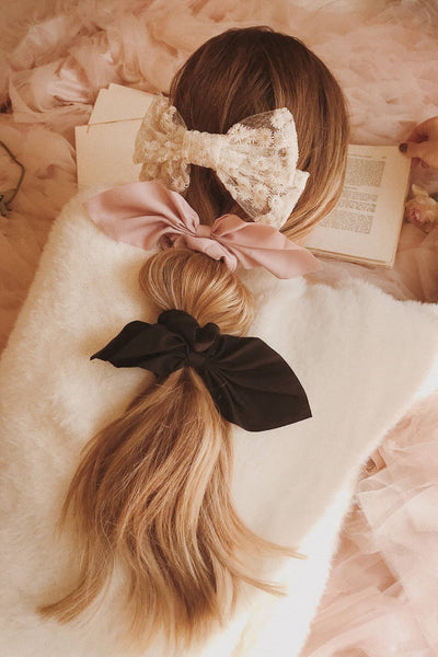 Qertin Black Hair Scrunchie | La Petite Garçonne model