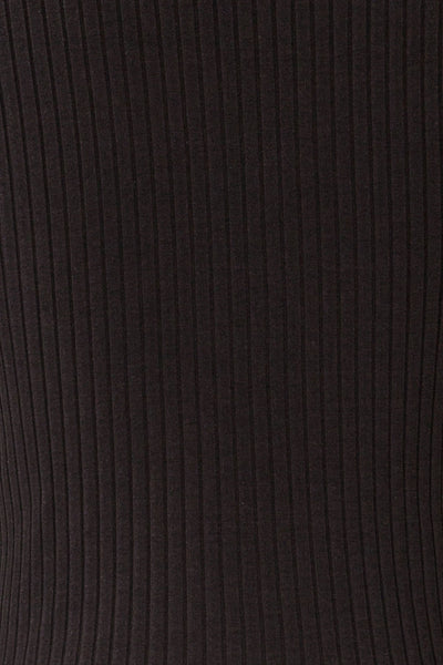 Paczkow Black Ribbed Lettuce-Edge T-Shirt | La petite garçonne fabric