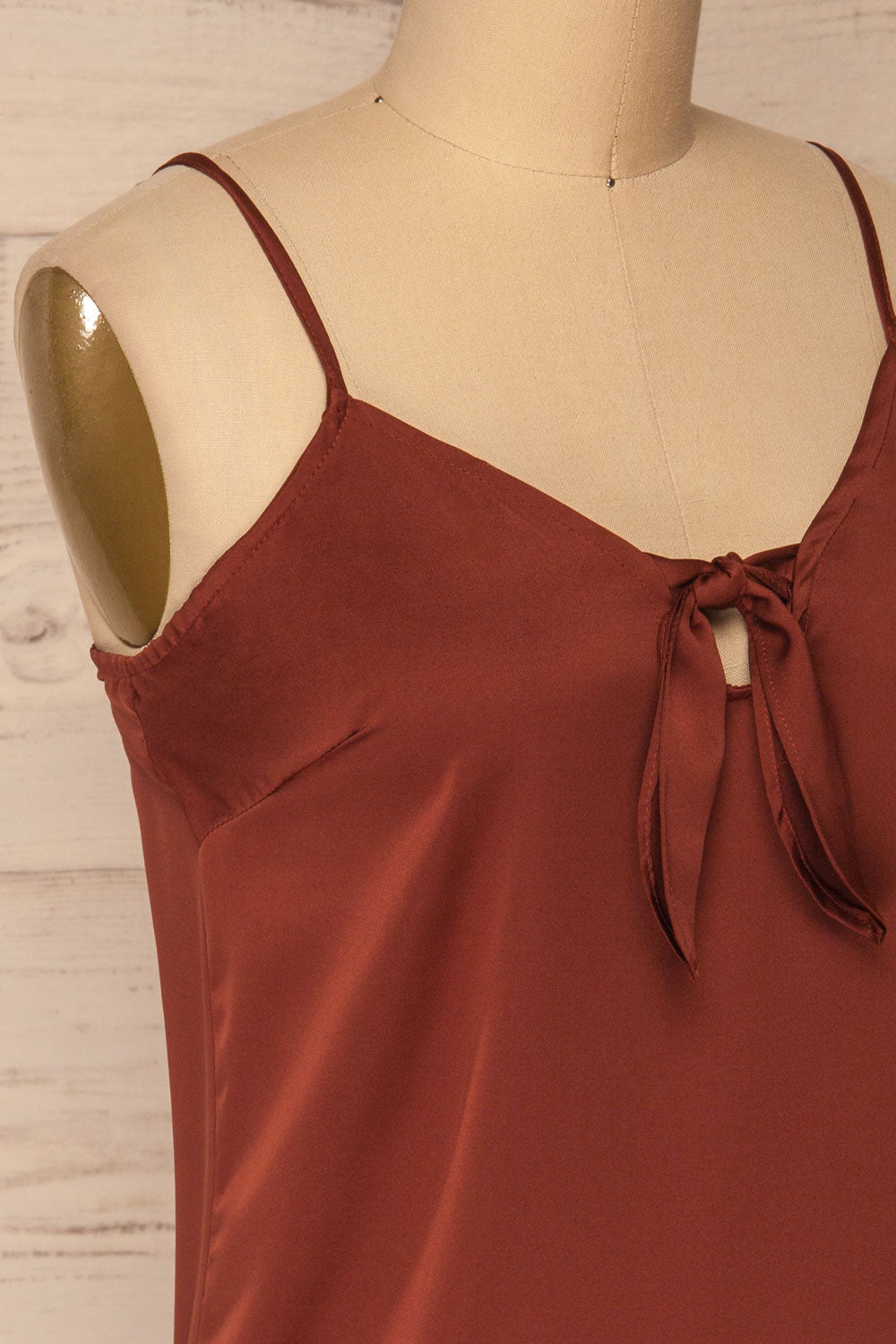 Paularo Chestnut Tank Top w/ Bow | La petite garçonne side close-up