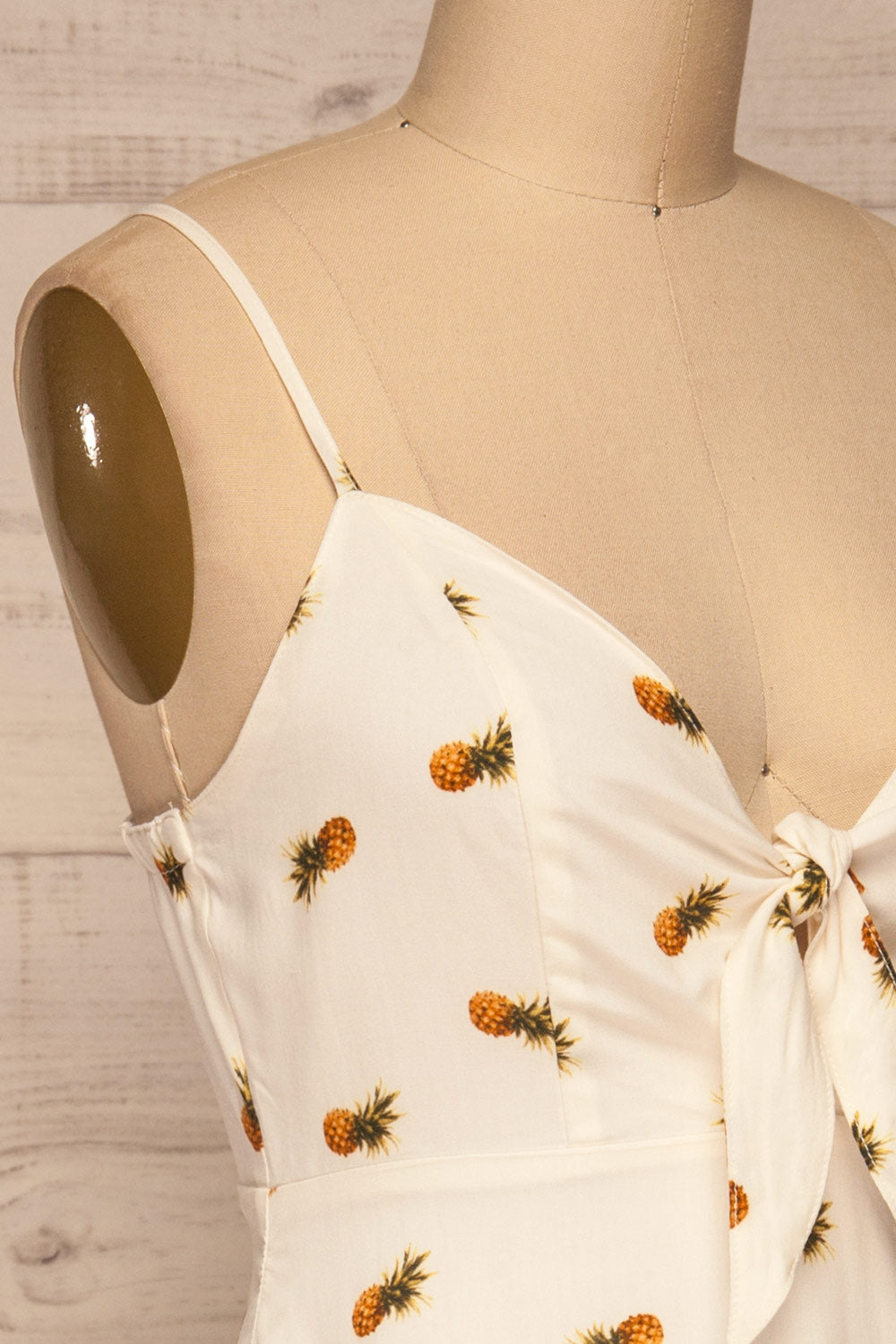 Piechowice White Pineapple Short Dress | La petite garçonne side close-up