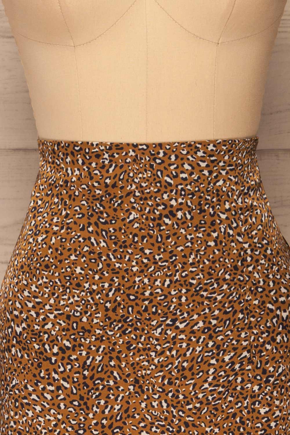 Poitiers Leopard Print Satin Skirt w/ Slit | La petite garçonne front close-up