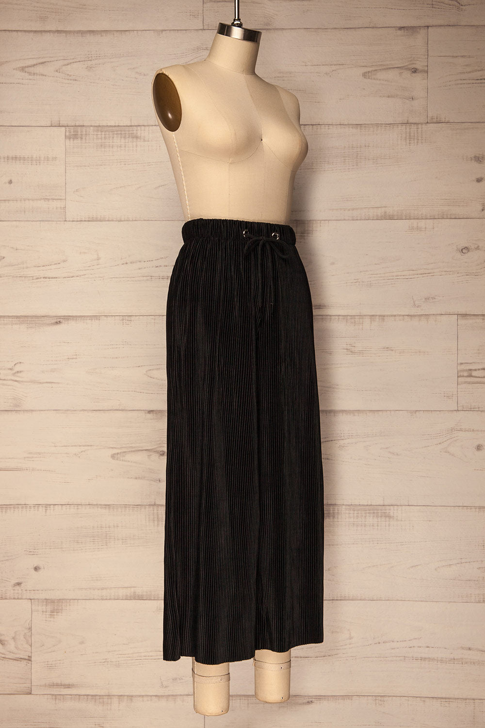 Rande Noir Black Ribbed Velvet Wide Leg Pants | La Petite Garçonne 3